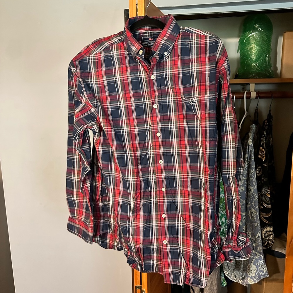 Vineyard vines shirt